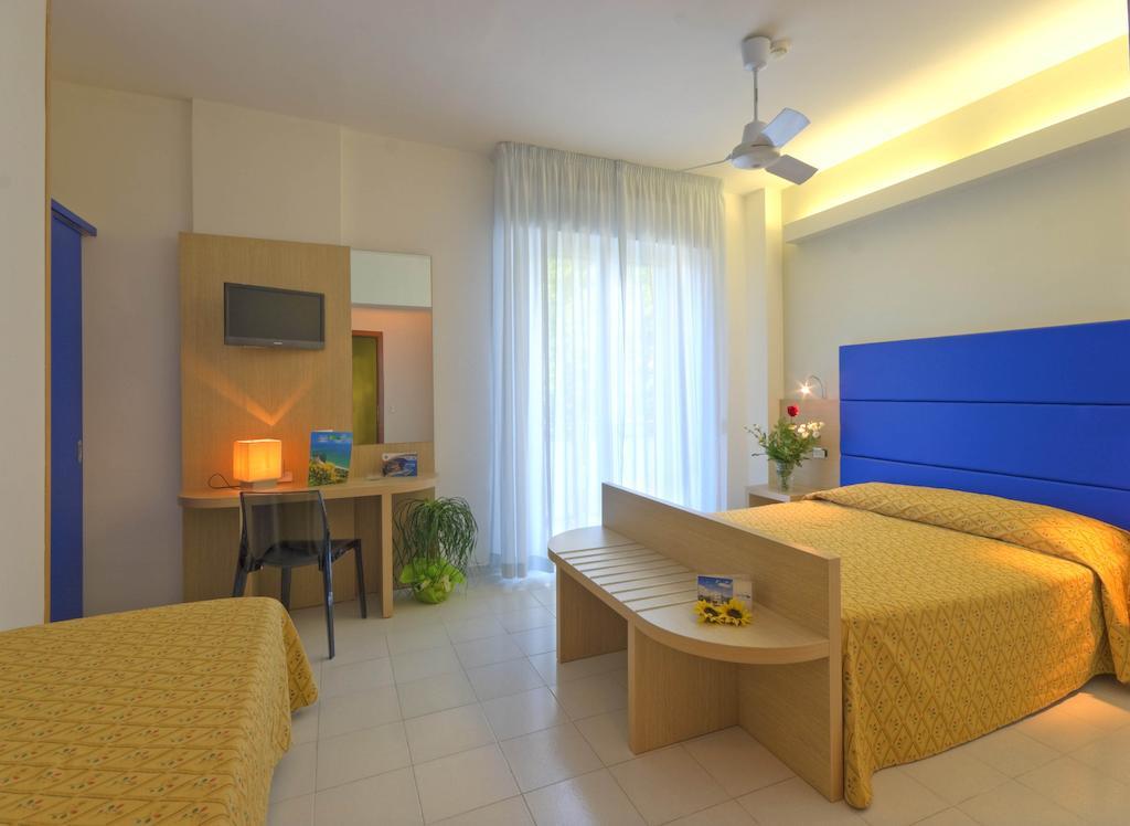 Hotel Kon Tiki Numana Room photo